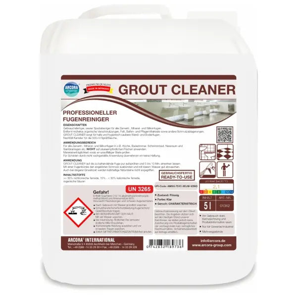 Een witte 5-liter container met het opschrift "Arcora GROUT CLEANER FUGEN- UND FLIESENREINIGER" van Arcora International GmbH draagt aan de voorkant instructies, veiligheidswaarschuwingen, gevaarsymbolen en productinformatie in het Duits en Engels.