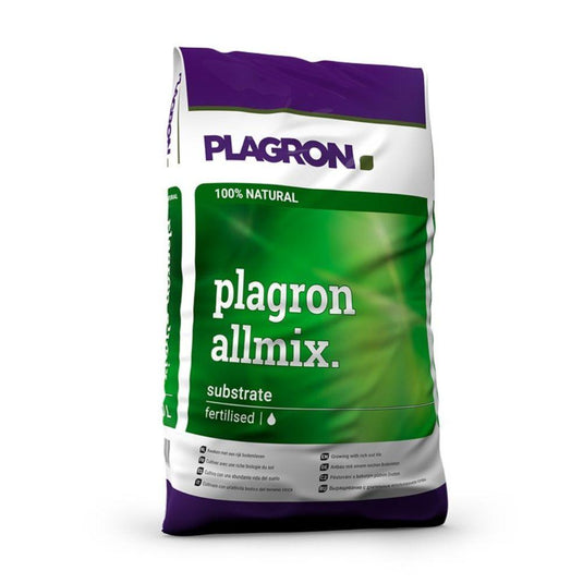 De Plagron Allmix 50L van Bertels B.V. is verpakt in een groen-paarse zak met het witte opschrift „100% natuurlijk“. Het product is verrijkt met organische voorbemesting en is voorzien van symbolen voor wormhumus, die de plantengroei bevorderen.