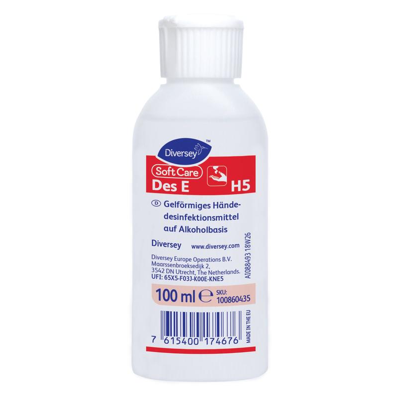 Een witte 500-ml-fles Soft Care Des E, VAH-gelijst, gelvormig handdesinfectiemiddel van Diversey Deutschland GmbH & Co. OHG, met een rood-wit Duits etiket en een blauwe barcode aan de onderkant.
