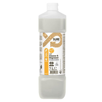 Een 1-liter-fles SURE Cleaner & Degreaser (ontvetter) van Diversey Deutschland GmbH & Co. OHG, met witte dop en beige etiket, is ideaal voor het reinigen en ontvetten van waterbestendige oppervlakken.