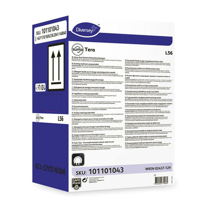 Eine weiß-violette Schachtel mit der Aufschrift „Diversey Suma Tera L56, Hochkonzentrierter Geschirrreiniger für Hartwasser“ von Diversey Deutschland GmbH & Co. OHG mit Produktdetails, Sicherheitsinformationen, Barcodes, Pfeilen, SKU 101101043 und WRIN 02437-129.