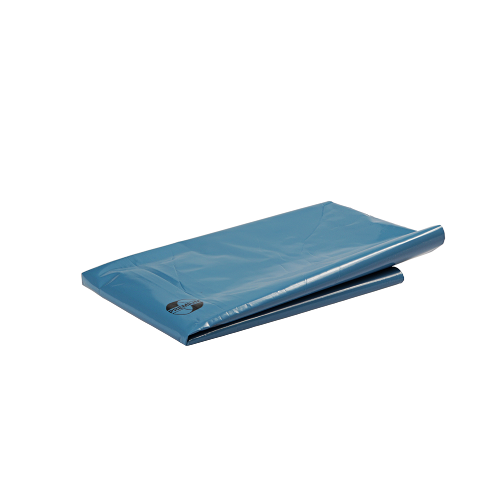 Eine gefaltete blaue Kunststoffplane DEISS 10115 (650+550x1350x0,1 mm) der EMIL DEISS KG, abgebildet mit einem kleinen kreisförmigen Etikett auf weißem Hintergrund - ideal als Teil einer professionellen Verpackungslösung mit Karton (100 Stück).