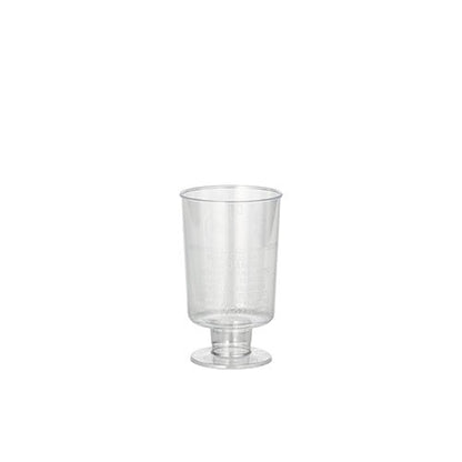 De Starpak 20 steelglazen voor witte wijn, van glashelder polystyreen, overtuigen door hun elegante design in de stijl van klassieke witte wijnglazen. Het glas staat op een brede voet met een korte steel voor een neutrale, witte achtergrond.