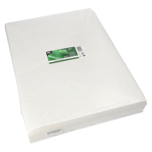 Een 10 kg pak PAPSTAR inpakpapier, gemaakt van witte cellulose van de PAPSTAR GmbH, verpakt in transparante folie met groen-zwart etiket.