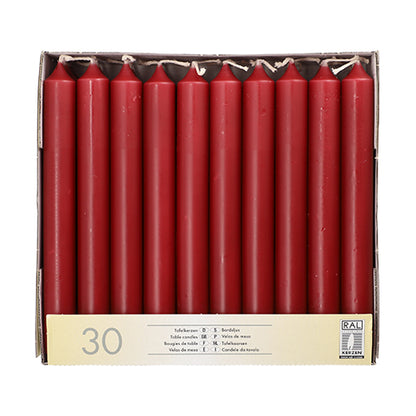 De Starpak 30 tafelkaarsen Ø 2,1 cm · 19,6 cm worden geleverd in een karton met geel Starpak-etiket en RAL-keurmerk – perfect voor de feestelijke tafeldecoratie.