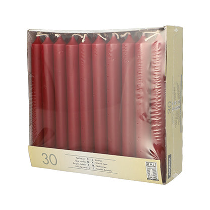 De 30 Starpak tafelkaarsen (Ø 2,1 cm, 19,6 cm) worden rechtop geleverd in een doorzichtige kunststofbox met beige zij- en bodemetiketten met kaarsinformatie en een certificeringslogo – ideaal van Starpak voor elegante tafeldecoratie.