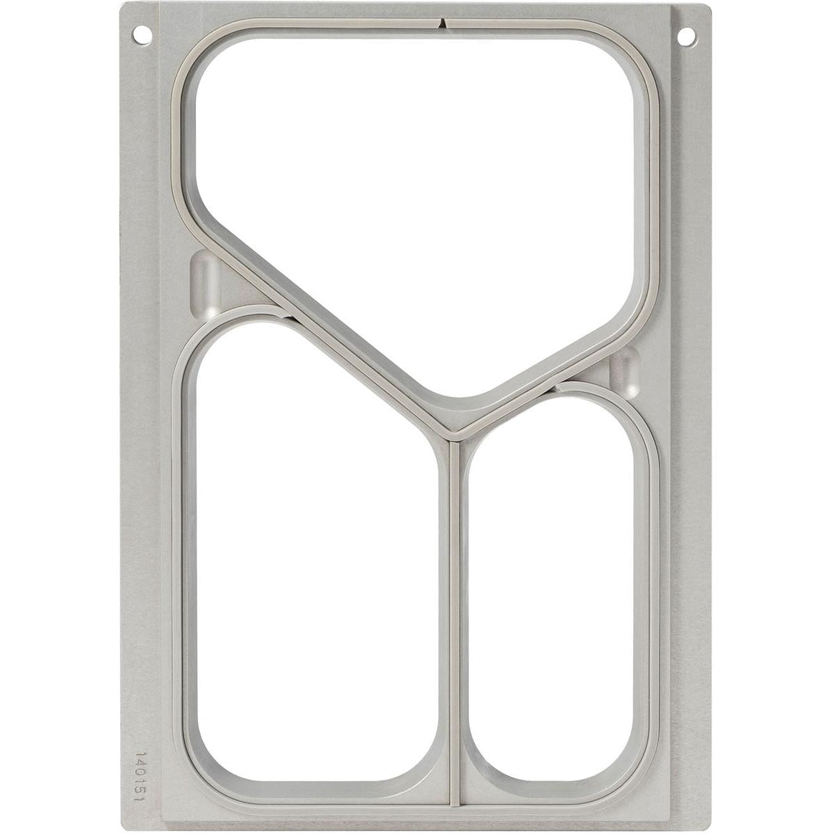De cassette DF10/20 van Duni GmbH is een rechthoekig metalen frame voor drie PP menuschalen (490/370/200 ml) met een trechtervormige opening bovenaan en twee afgeronde rechthoeken onderaan. Schroefgaten omzomen de randen. Verpakking: 1 stuk.