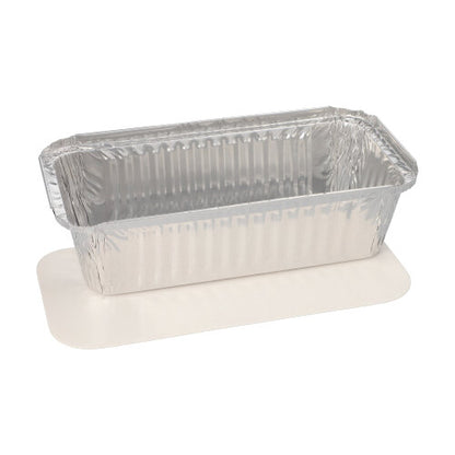 Een Starpak 25 schaaltjes, Alu + inzetdeksel, PP-gecoate pan rust op wit perkamentpapier - perfect voor catering of om mee te nemen.
