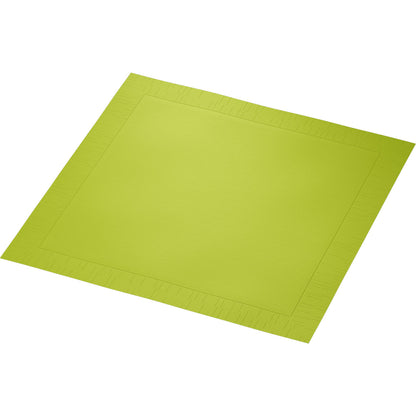 Een enkele Duni GmbH Klassikservietten 40 x 40 cm 4-laags, geperst 1/4 vouw servet in lindegroen is afgebeeld op een witte achtergrond en toont zijn gladde midden en de gemodelleerde rand.