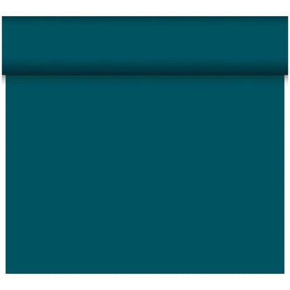 Der Dunicel-Tischläufer Tête-à-Tête 24 m x 0,4 m (20 Abschnitte) der Duni GmbH in teal ist teilweise auf weißem Untergrund ausgerollt - ideal für stilvolle Tischdekorationen oder elegante Tête-à-Tête-Situationen.