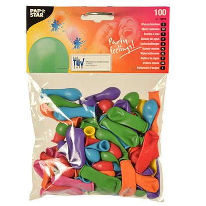 Een doorzichtige plastic zak van PAPSTAR GmbH bevat 100 kleurrijk gesorteerde PAPSTAR luchtballonnen, ideaal voor waterballonnen. De opdruk "Party feelings!" bekroont de verpakking met groene, blauwe, oranje, paarse, roze en gele luchtballonnen - perfect voor zomerfeestjes.