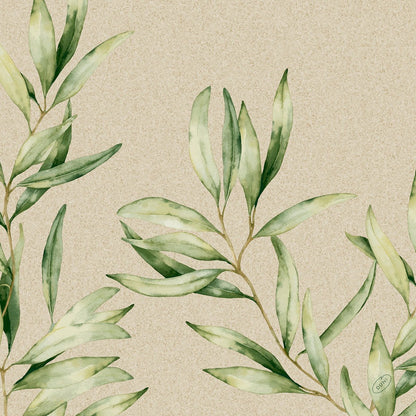 Aquarelgroene, bladrijke takken met slanke bladeren strekken zich diagonaal uit over een beige, gestructureerde achtergrond, ontworpen voor de Klassieke servetten 40 x 40 cm 4-laags, reliëf 1/4 vouw van Duni GmbH.