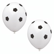 Zwei PAPSTAR Luftballons "Soccer" (Ø 29 cm) von PAPSTAR GmbH mit schwarzem Fußballmuster eignen sich perfekt als Partydeko für Kindergeburtstage; erhältlich im Beutel zu 8 Stück - ideal für Fußballpartys.
