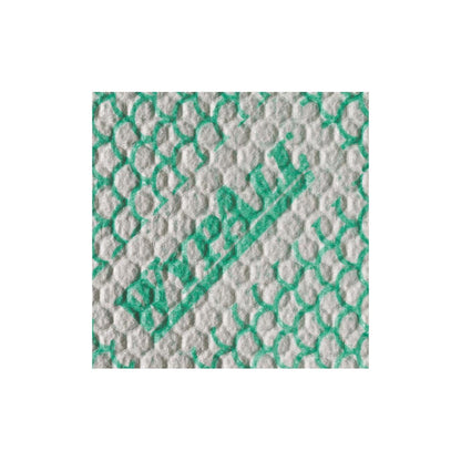 Nahaufnahme eines weißen, strukturierten WypAll® X80 Plus Critical Clean Tuches der Kimberly-Clark GmbH mit grünem Muster und partiellem Branding, ähnlich dem Reinigungstuch für kritische Umgebungen.