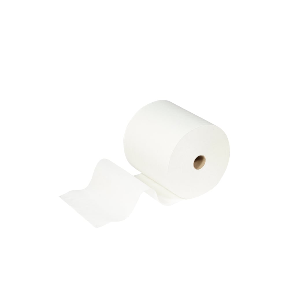Een rol Scott® ESSENTIAL™ Handdoeken van Kimberly-Clark GmbH, deel van een witte 6-rollen set, wordt getoond tegen een effen achtergrond, waarbij een vel gedeeltelijk is afgerold en naar buiten steekt.