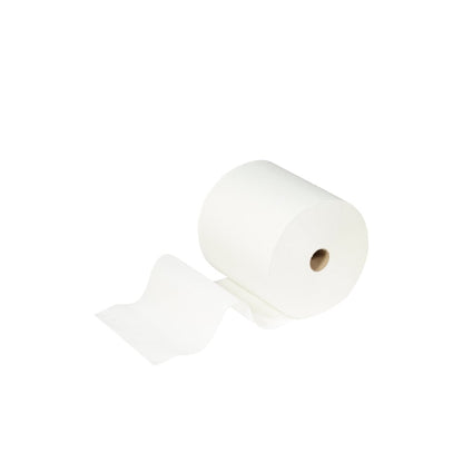 Een rol Scott® ESSENTIAL™ Handdoeken van Kimberly-Clark GmbH, deel van een witte 6-rollen set, wordt getoond tegen een effen achtergrond, waarbij een vel gedeeltelijk is afgerold en naar buiten steekt.