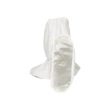 Gezeigt wird ein Paar weißer KleenGuard® A40 Leichter Überziehstiefel mit Sohle der Kimberly-Clark GmbH - einmal aufrecht und einmal liegend, um die strukturierte Sohle zu zeigen.