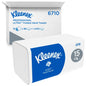 De Kleenex® Ultra™ vouwhanddoeken van Kimberly-Clark GmbH bevatten 15 verpakkingen met 96 witte vouwhanddoeken (in totaal 1.440 stuks) in een blauw-witte verpakking voor hygiënisch handen drogen in elke omgeving.