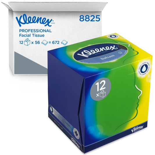 Eine Schachtel Kleenex® Kosmetiktücher - Würfel-Box / Weiß von Kimberly-Clark GmbH enthält 12 Packungen mit je 56 Tüchern; die Verpackung zeigt das Kleenex-Logo und blaue, grüne und gelbe Akzente - ideal für die Gesichtspflege.