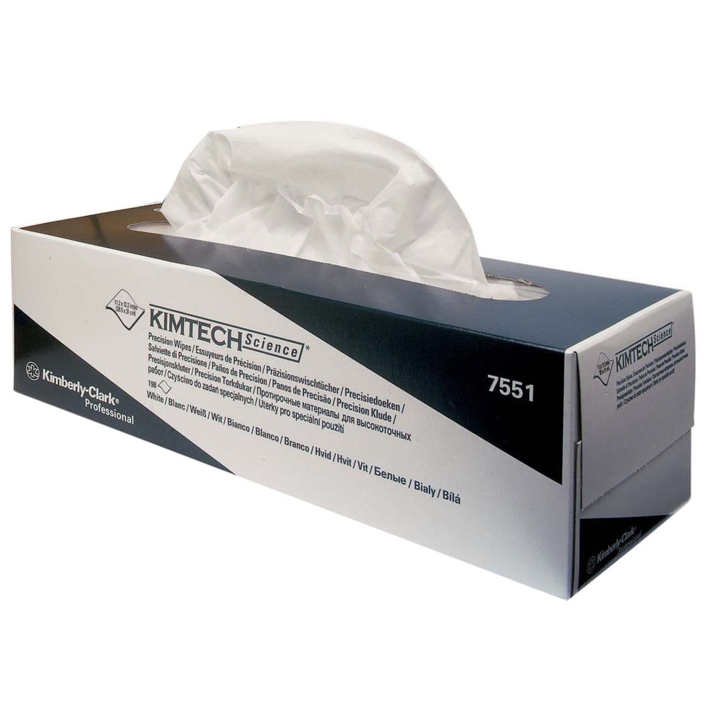 Een Kimtech® Science Precisiedoekjes Trekdoos van Kimberly-Clark GmbH (Wit/Groot, 15 dozen x 196 doekjes) staat op een wit oppervlak, een doekje is uittrekbaar-ideaal voor gevoelige oppervlakken.