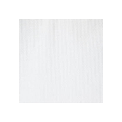 Een effen witte, fijn gestructureerde servet zoals de Scott® Essential™ handdoeken - interfold / Wit / Klein (15 x 340 vellen) van Kimberly-Clark GmbH, ideaal voor hygiënisch handen drogen.