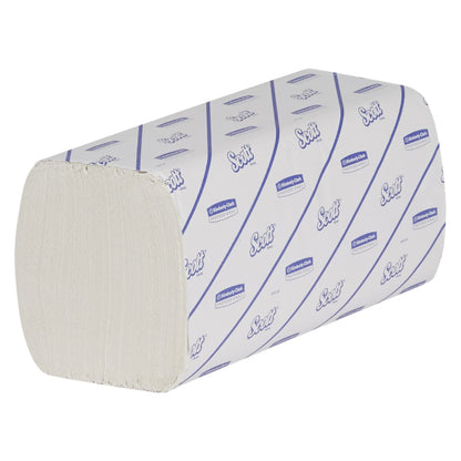 Een stapel Scott® EXCELLENT Interfold handdoeken van Kimberly-Clark GmbH voor hygiënisch handdrogen, in witte verpakking met blauwe opdruk. De rechthoekige verpakking toont de blootliggende randen van de gevouwen handdoeken. 20 x 190 doeken per doos.