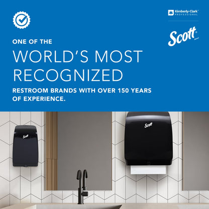 Een toilet met een Scott papieren handdoekdispenser, een Kimberly-Clark Professional™ Coreless Toilet Tissue Dispenser (wit) en een Scott zeepdispenser boven de wastafel. Het bovenste gedeelte benadrukt 150 jaar ervaring en duurzaamheid van Scott.