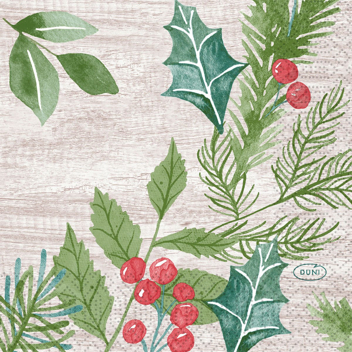 Feestelijke illustratie van groene hulst, spar en rode bessen op een lichte houten achtergrond. Dit gedetailleerde ontwerp is ideaal voor servetten 24x24 3-laags 1/4 Winter Greenery (50 stuks) van Duni GmbH.