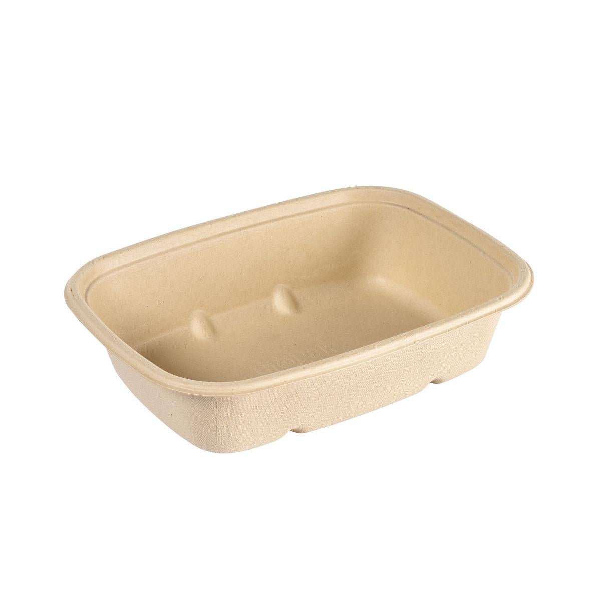 De rechthoekige Cube Bowl 900 ml van ongecoat bruin bagasse (214x159x54) van Duni GmbH, met afgeronde hoeken en verhoogde binnenverdiepingen, is een milieuvriendelijke wegwerpschaal en wordt leeg getoond tegen een witte achtergrond.