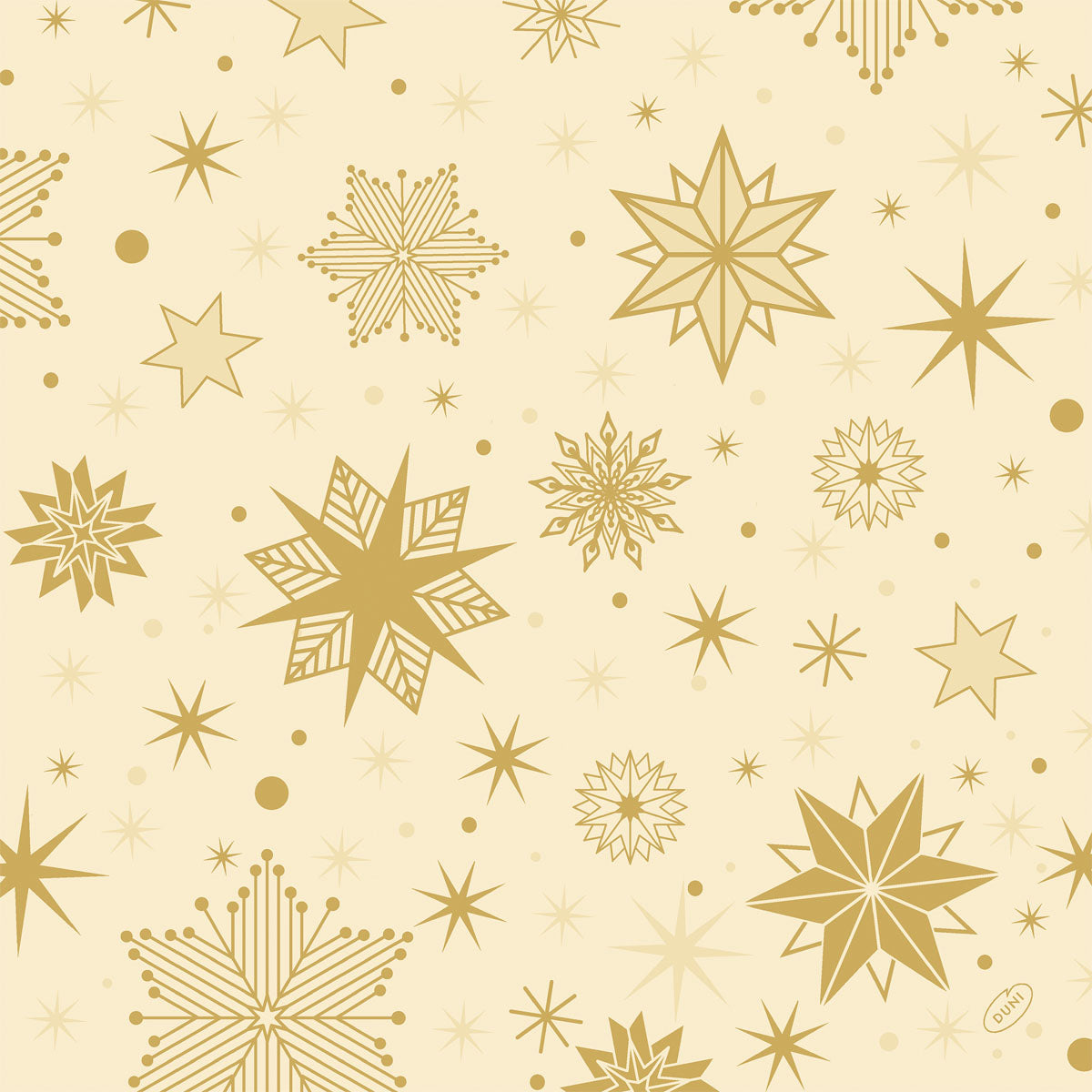 Die Duni GmbH Servietten 40x40 4-lagig Klassik Stargazing creme (Packung 50 Stück) zeigt goldene geometrische Sternenbilder und Schneeflocken auf einem hellbeigen Hintergrund - ideal, um jeder Feier festliche Eleganz zu verleihen.
