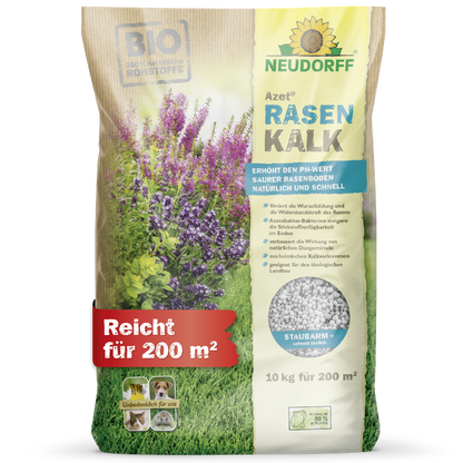 Azet RasenKalk von Neudorff Shop wird in einem 10-kg-Sack für 200 m² mit Blumen- und Grasbildern geliefert. Die Verpackung hebt die biologischen Inhaltsstoffe, die Sicherheit für Haustiere und die effektive Moosreduzierung für einen gesünderen Rasen hervor.