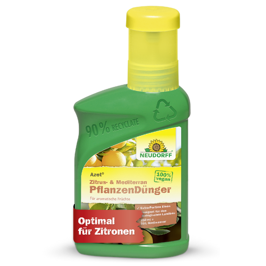 Eine grüne Plastikflasche von Neudorff Shop Azet Zitrus- & MediterranpflanzenDünger flüssig mit gelber Kappe, 100% vegan, aus 90% recyceltem Material, ideal für Zitronen, Oleander und andere mediterrane Pflanzen.