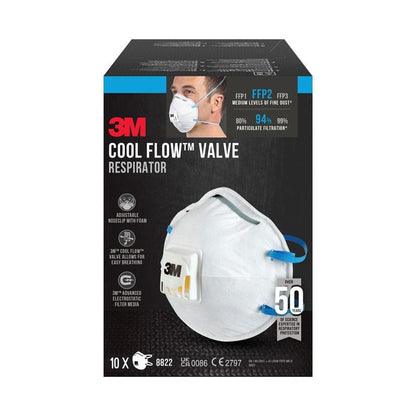 Een doos 3M™ Cool Flow™ deeltjesmasker 8822, FFP2 met ventiel van 3M Deutschland GmbH bevat 10 maskers, is voorzien van een afbeelding van het masker, benadrukt de hoge filtratie-efficiëntie en bescherming, en heeft een Cool Flow™ ventiel.