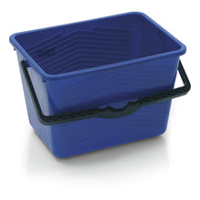Der Nölle Profi Brush Farbeimer 14 Liter von Nölle Profi Brush Bürsten- & Pinseltechnik e.K. ist ein rechteckiger, blauer Eimer mit schwarzem Griff und seitlichen Rillen - ideal für Malerarbeiten und Renovierungen.