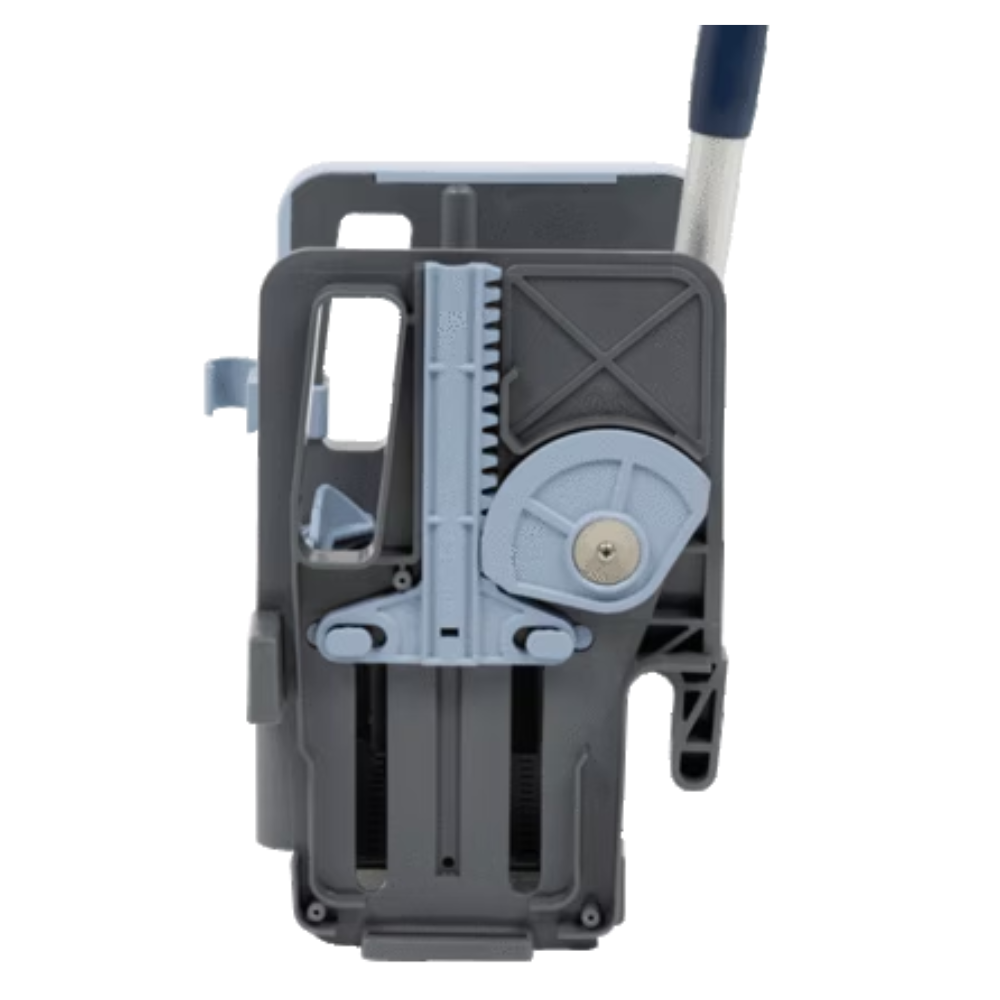 Close-up van een Vileda Professional Verticale Pers-apparaat van grijs en blauw kunststof van Vileda GmbH met wiel en handvat. Dit mechanisme omvat tandwielen en hendels en is gemaakt van duurzaam polypropyleen, wat erop wijst dat het deel uitmaakt van een groter mechanisch of reinigingsapparaat. De afmetingen zijn 23 x 23 x 32 cm.