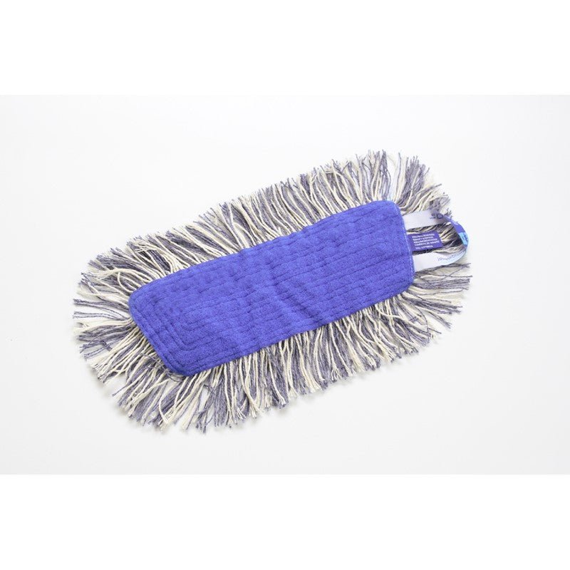 Een TASKI K2 lusklittenmop met open franjes van Diversey Deutschland GmbH & Co. OHG met een blauwe, rechthoekige mopkop en witte en grijze franjes ligt op een witte ondergrond.