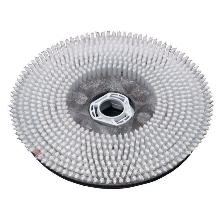De Diversey schrobborstel Nylon (43 cm) voor swingo 1850 & 4000 heeft dichte, witte borstelharen in concentrische cirkels met een kunststof kern. Afgebeeld tegen een witte achtergrond. 1 stuk, standaard schrobborstel van Diversey Deutschland GmbH & Co. OHG.