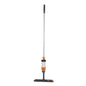 Het TASKI VersaPlus 2.0 Spraymopapparaat 40cm van Diversey Deutschland heeft een zilveren handgreep, oranje pomp, klittenbandhouder en drukfles voor efficiënte reiniging en veelzijdig gebruik (1 stuk).