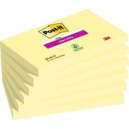 Een stapel van zes Post-it® Super Sticky Notes (76 mm x 127 mm, 90 vel/pad, 100% PEFC) van 3M Deutschland GmbH wordt getoond in een merkverpakking waarop de symbolen "Super Sticky" en milieucertificering zichtbaar zijn.