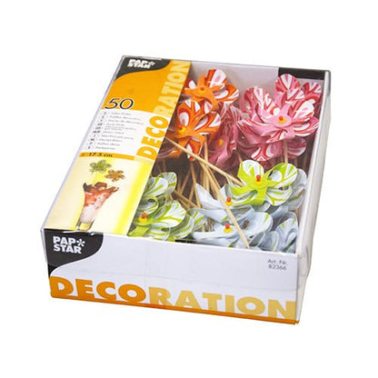 Een doos met 50 PAPSTAR decoratieve prikkers "Windmolen" (17,5 cm, kleur gesorteerd) in een papieren tray, ideaal als feestartikel voor drankjes. De verpakking is voorzien van het opschrift "DECORATION" van de PAPSTAR GmbH en een afbeelding van gedecoreerde drankjes.