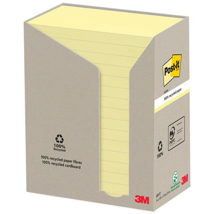 Een doos met 3M Post-it® Recycling Notes (76 mm x 127 mm, 100 vel, 100% PEFC) van 3M Deutschland GmbH is gedeeltelijk opengesneden om de gestapelde notities binnenin te tonen en heeft recyclingsymbolen en branding op de verpakking.