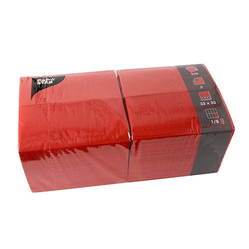 Een verzegelde verpakking PAPSTAR 250 servetten, 3-laags, 1/8-vouw van de PAPSTAR GmbH, met productinformatie in de rechterbovenhoek van de verpakking.
