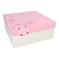 De PAPSTAR taartdozen vierkant (30x30 cm) in wit/roze "Lovely Flowers" met bloemen- en hartmotieven zijn perfect om taarten stijlvol te schenken. Elke verpakking bevat 15 dozen van de PAPSTAR GmbH.