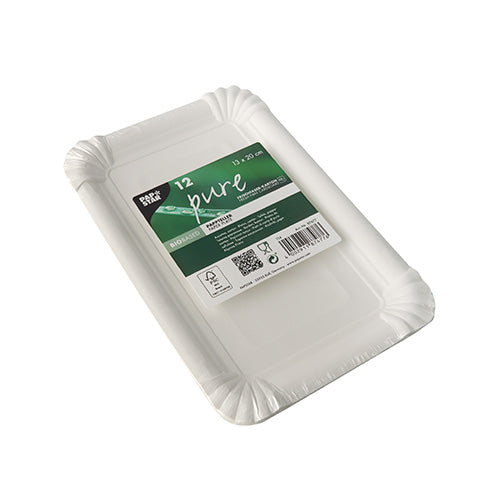 Eine Packung mit 12 rechteckigen weißen PAPSTAR "pure" Einwegtellern (13x20 cm) für Partys, mit erhöhtem Rand und abgerundeten Ecken, von PAPSTAR GmbH. Umweltfreundliche, eingeschweißte Verpackung mit Recycling-Symbolen auf dem Etikett.
