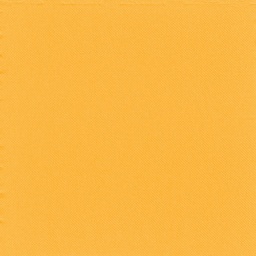 Een close-up van een effen geel-oranje structuurstof met subtiele diagonale weving, ideaal voor tafeldecoratie of in combinatie met 30 2-laags servetten „PUNTO“ 1/4-vouw 38 x 38 cm van PAPSTAR GmbH voor opvallende tafeldecoraties.