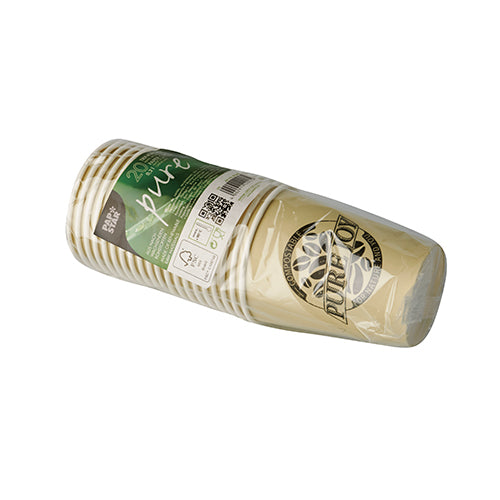 Een verzegelde stapel PAPSTAR 20 drinkbekers, karton 0,2 l Ø 8 cm van de PAPSTAR GmbH met een groen-wit etiket met productinformatie en QR-codes op een witte achtergrond.