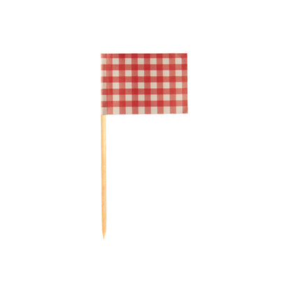 Der PAPSTAR 200 Deko-Picker 8 cm der PAPSTAR GmbH ist ein kleiner Holzzahnstocher mit rot-weiß karierter Flagge, ideal für Fingerfood oder Catering, isoliert auf weißem Hintergrund dargestellt.