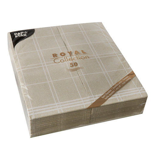 Een 50-pack PAPSTAR Kitchen Craft servetten (48 x 33 cm, 1/6-vouw) van de PAPSTAR GmbH „ROYAL Collection“, beige met wit ruitpatroon, ideaal voor een stijlvolle tafeldecoratie en verpakt in transparante folie.
