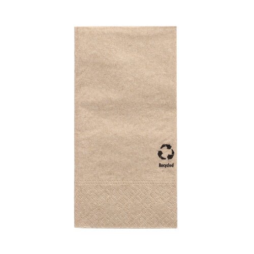 Een enkele PAPSTAR-servet, 3-laags, 33x33 cm, natuurkleur, van gerecycled papier met een zwart recyclingsymbool en "Recycled" rechtsonder, gefotografeerd op een witte achtergrond. Merk: PAPSTAR GmbH.