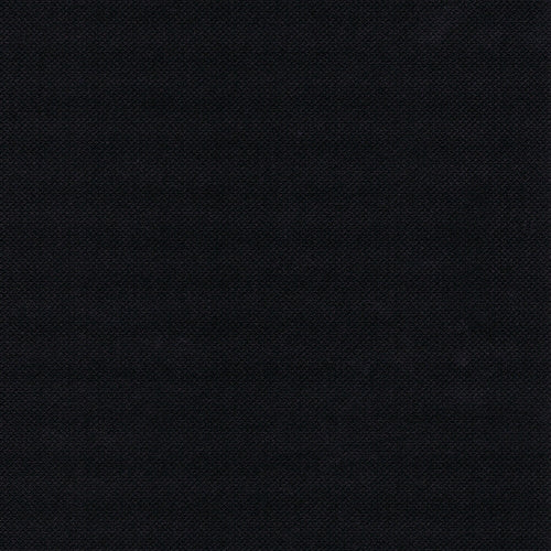 Een close-up van de PAPSTAR 100 servetten „ROYAL Collection“ 1/4-vouw (40x40 cm) van de PAPSTAR GmbH toont een effen zwarte stof met een fijne, gelijkmatig geweven structuur zonder zichtbare patronen of ontwerpen.